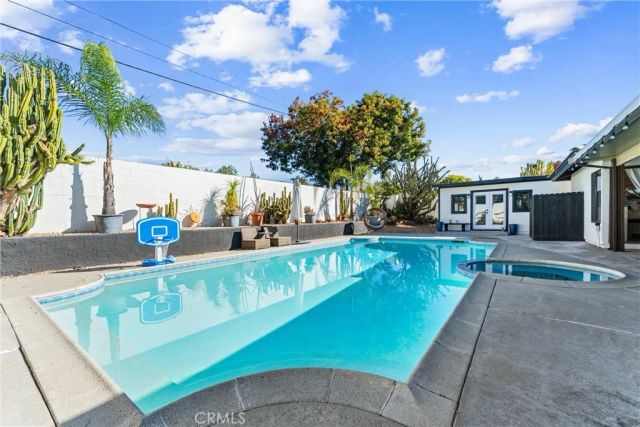 207 E Blue Mountain, Claremont, CA 91711