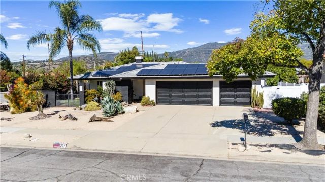 207 E Blue Mountain, Claremont, CA 91711