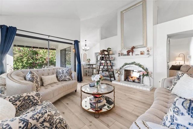 207 E Blue Mountain, Claremont, CA 91711