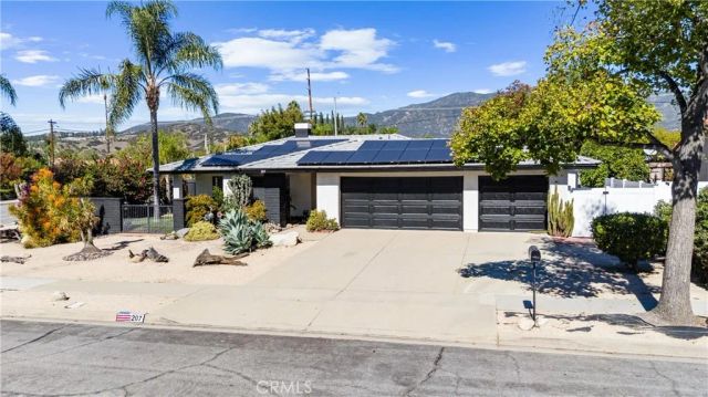 207 E Blue Mountain, Claremont, CA 91711