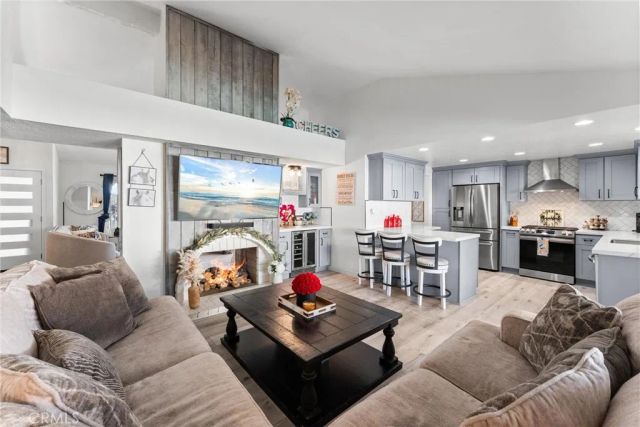 207 E Blue Mountain, Claremont, CA 91711