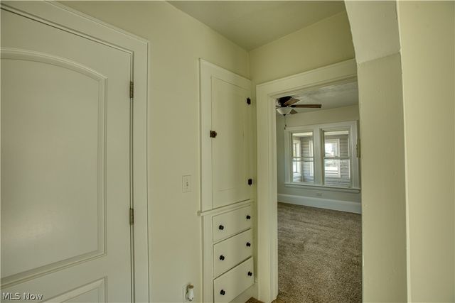 293 E Cassell Avenue, Barberton, OH 44203