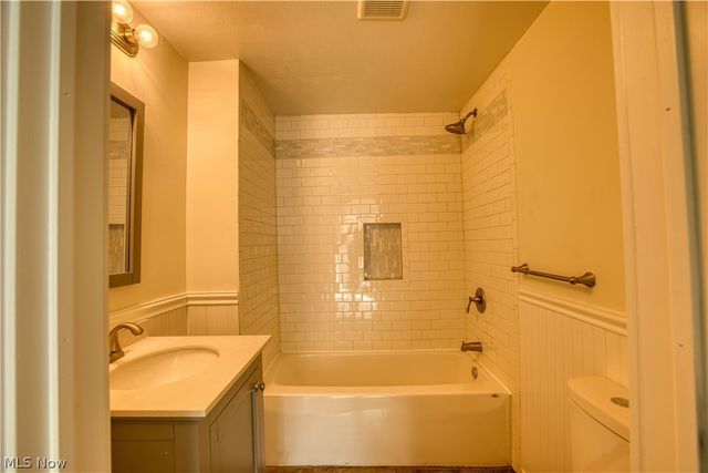 293 E Cassell Avenue, Barberton, OH 44203