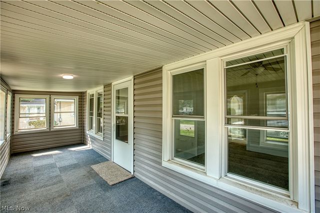 293 E Cassell Avenue, Barberton, OH 44203