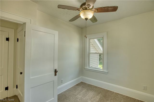 293 E Cassell Avenue, Barberton, OH 44203