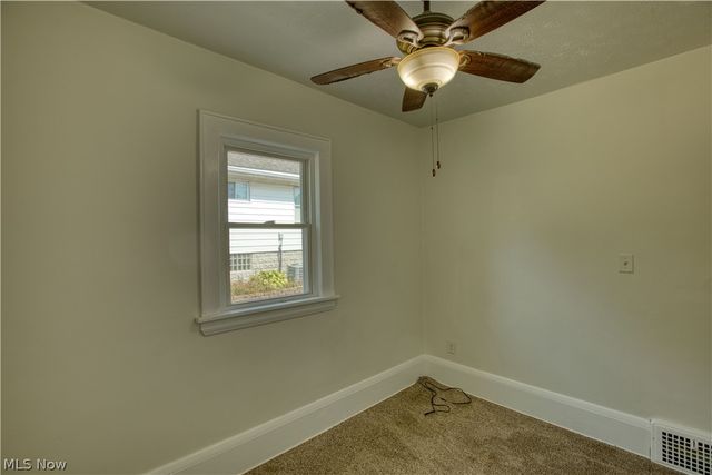 293 E Cassell Avenue, Barberton, OH 44203