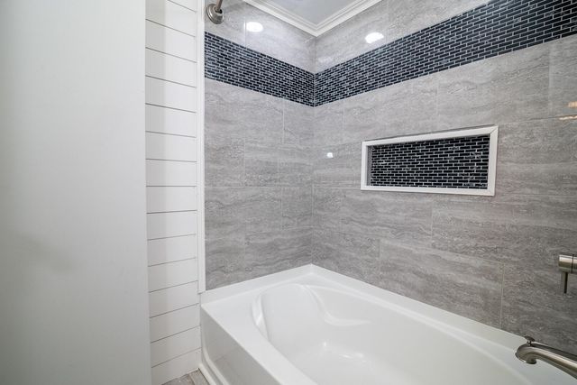418 E 17th Avenue, Columbus, OH 43201
