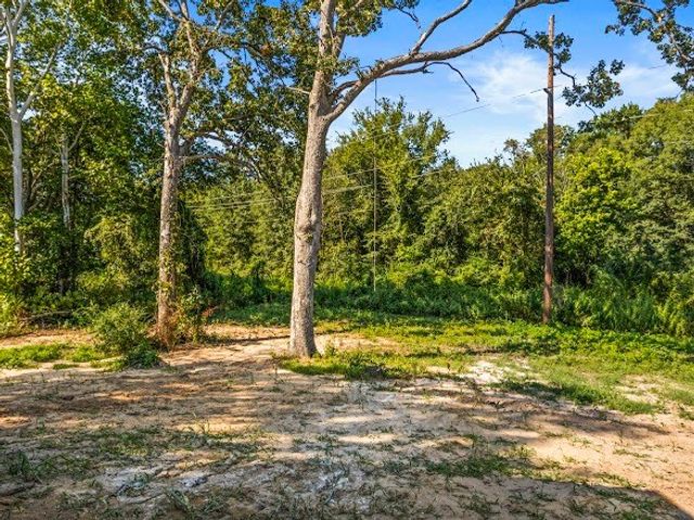 1301 E 9th Street, Mt Pleasant, TX 75455