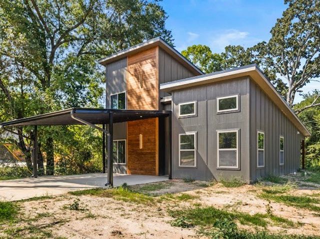 1301 E 9th Street, Mt Pleasant, TX 75455