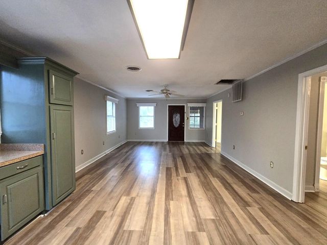 2370 Wedgefield Road, Sumter, SC 29154