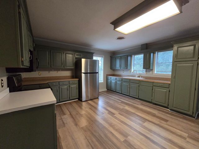 2370 Wedgefield Road, Sumter, SC 29154