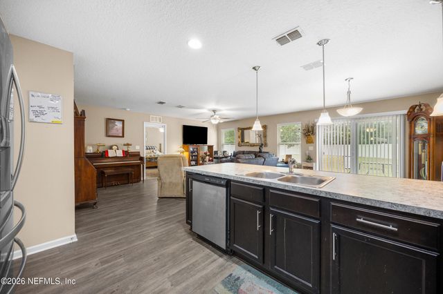 4582 APPLETON Avenue, Jacksonville, FL 32210