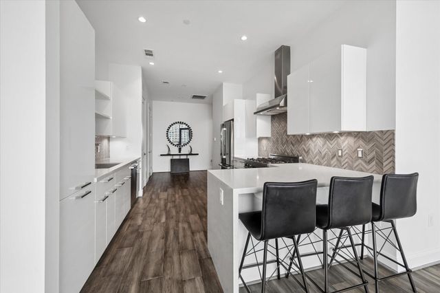 1211 Caroline Street 1503, Houston, TX 77002