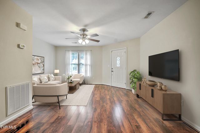 2425 East Lakeview Drive, 1, Johnson City, TN 37601