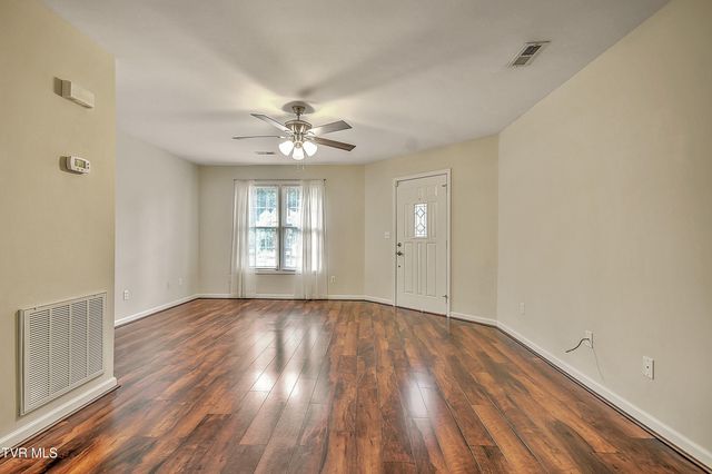 2425 East Lakeview Drive, 1, Johnson City, TN 37601