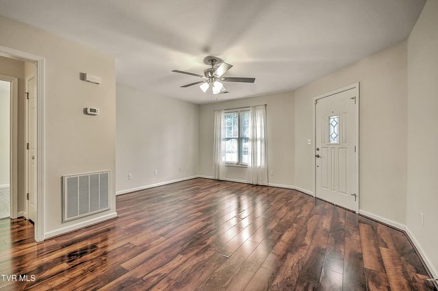 2425 East Lakeview Drive, 1, Johnson City, TN 37601
