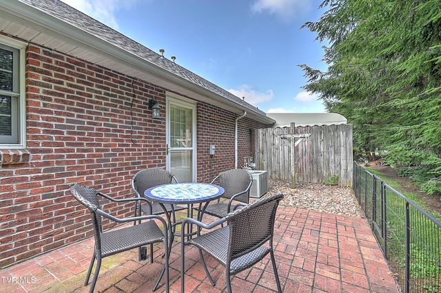 2425 East Lakeview Drive, 1, Johnson City, TN 37601