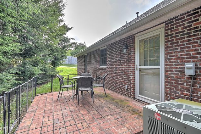 2425 East Lakeview Drive, 1, Johnson City, TN 37601
