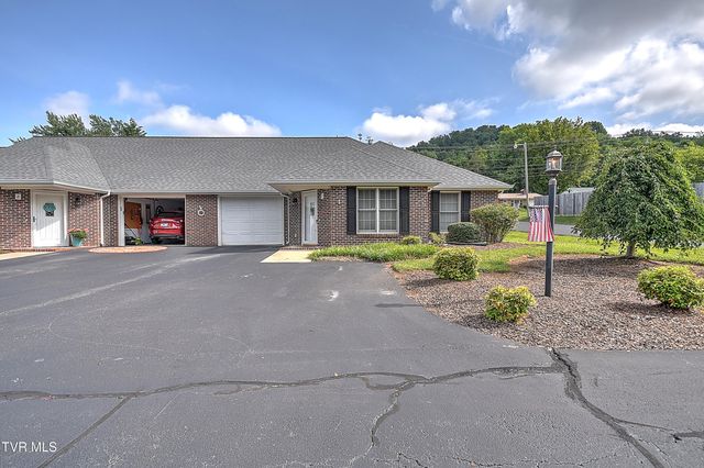 2425 East Lakeview Drive, 1, Johnson City, TN 37601