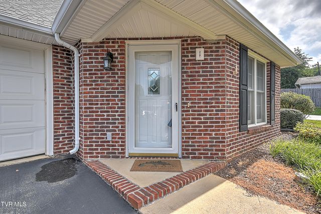 2425 East Lakeview Drive, 1, Johnson City, TN 37601