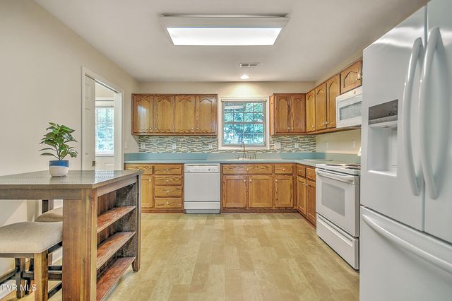 2425 East Lakeview Drive, 1, Johnson City, TN 37601