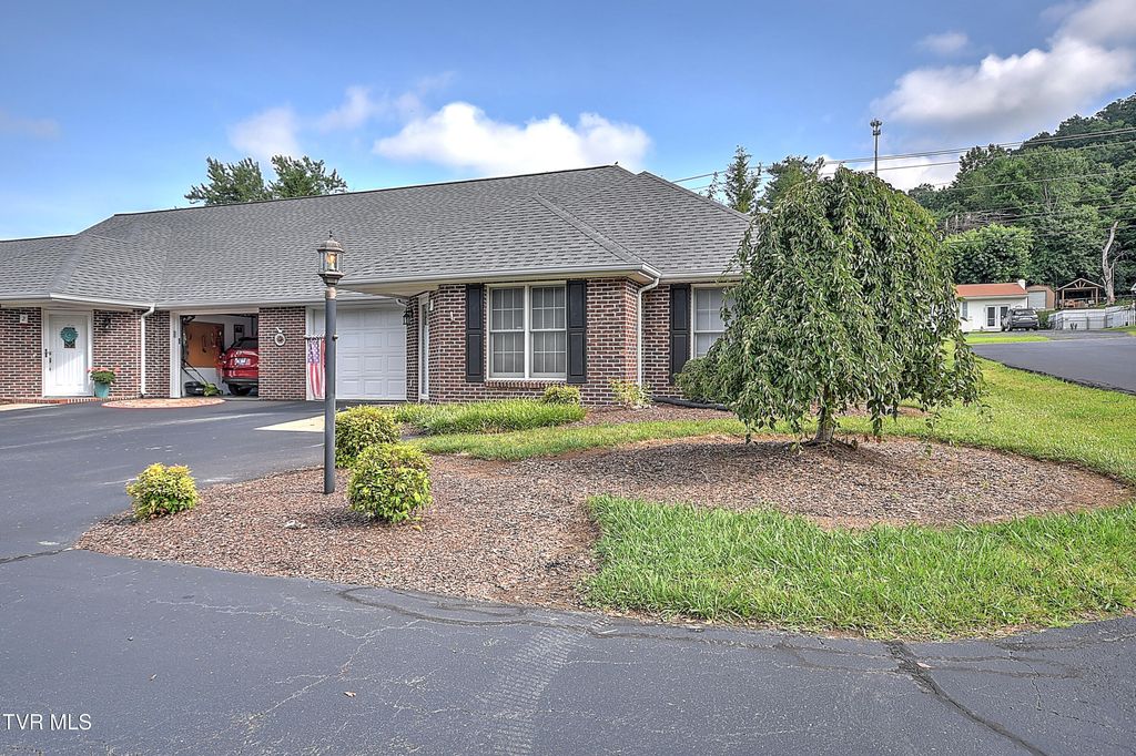 2425 East Lakeview Drive, 1, Johnson City, TN 37601