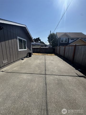 7139 S Tyler Street Ct, Tacoma, WA 98409