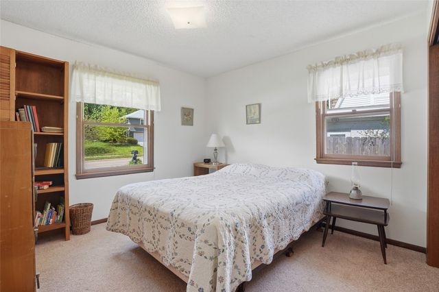 2613 Hillside Drive, Iowa City, IA 52245