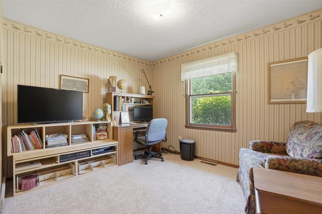 2613 Hillside Drive, Iowa City, IA 52245