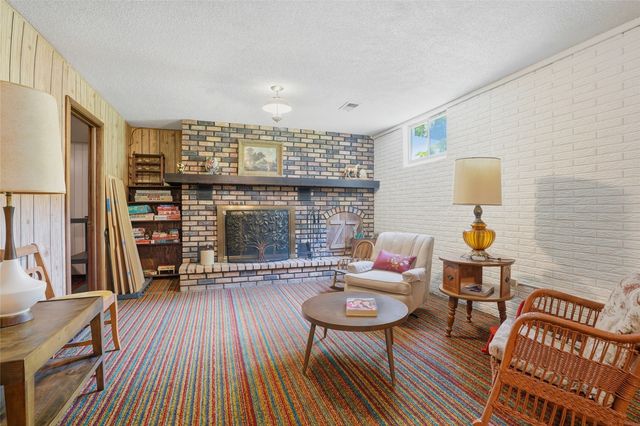 2613 Hillside Drive, Iowa City, IA 52245