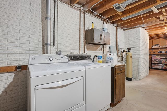 2613 Hillside Drive, Iowa City, IA 52245