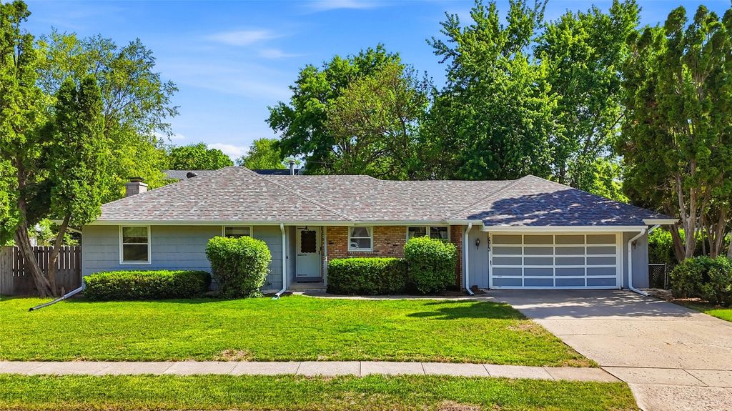 2613 Hillside Drive, Iowa City, IA 52245
