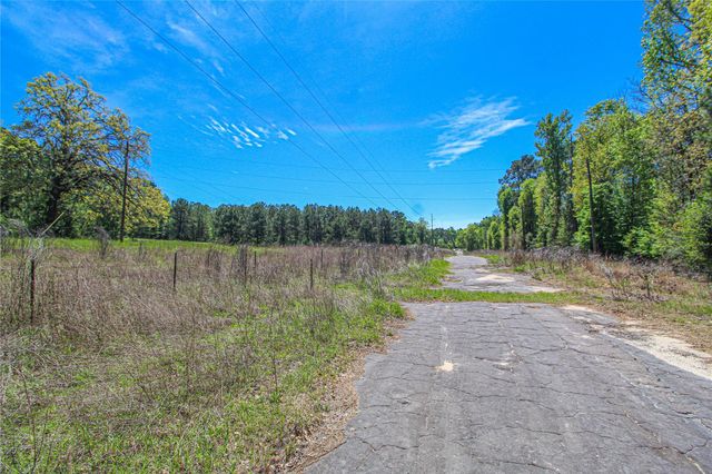 280 Waka, Livingston, TX 77351