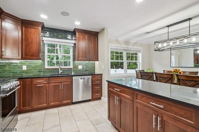25 Ascot Way, Summit City, NJ 07901
