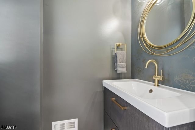 25 Ascot Way, Summit City, NJ 07901