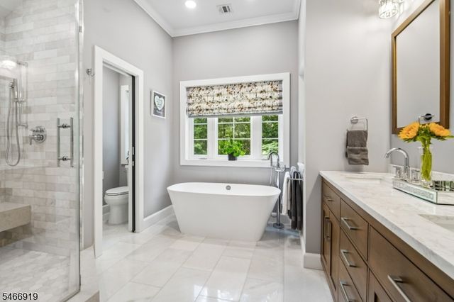 25 Ascot Way, Summit City, NJ 07901