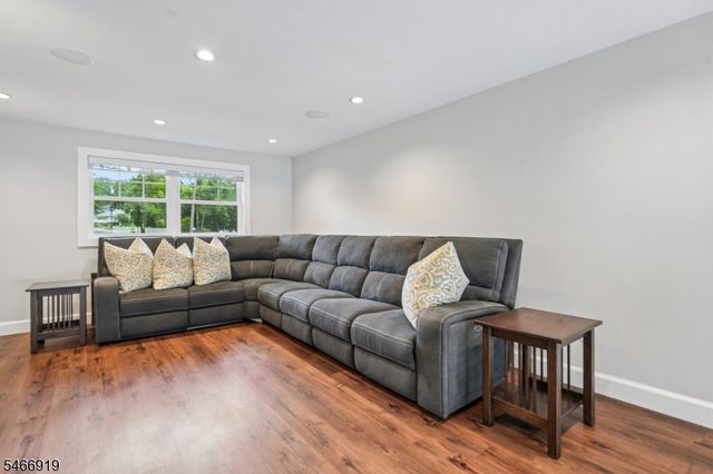 25 Ascot Way, Summit City, NJ 07901