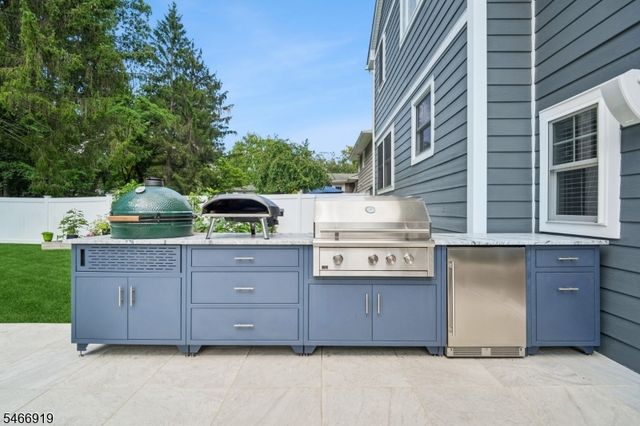 25 Ascot Way, Summit City, NJ 07901