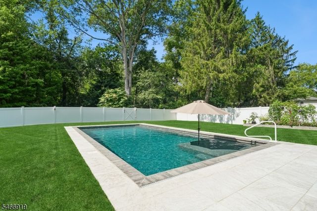 25 Ascot Way, Summit City, NJ 07901