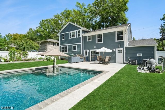 25 Ascot Way, Summit City, NJ 07901