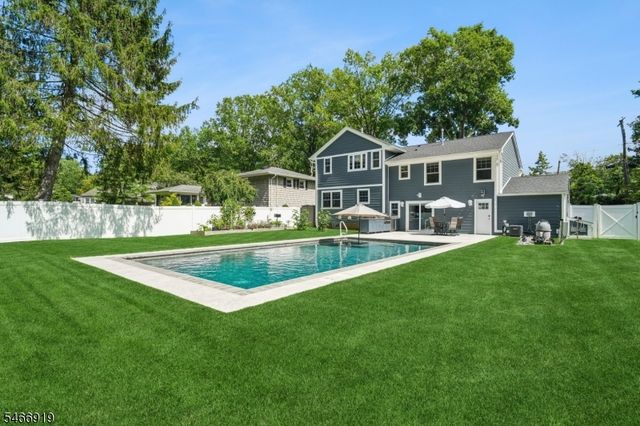 25 Ascot Way, Summit City, NJ 07901