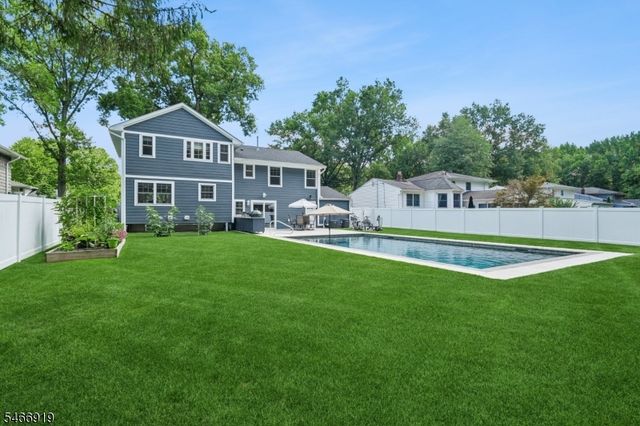 25 Ascot Way, Summit City, NJ 07901