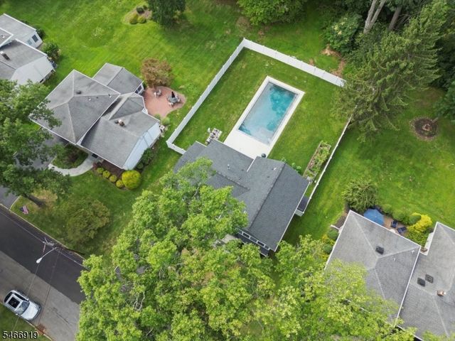 25 Ascot Way, Summit City, NJ 07901