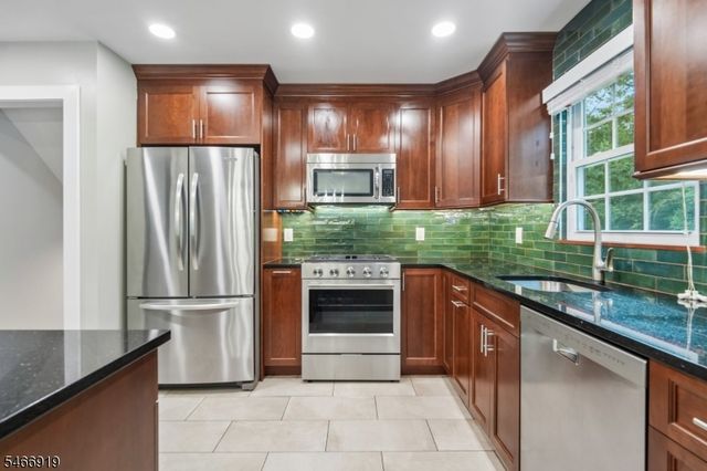 25 Ascot Way, Summit City, NJ 07901