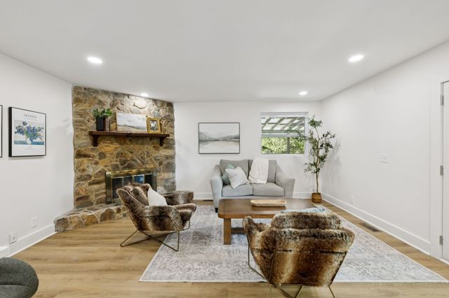 1016 Rustic Hills Dr, Ashland City, TN 37015