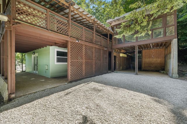 1016 Rustic Hills Dr, Ashland City, TN 37015