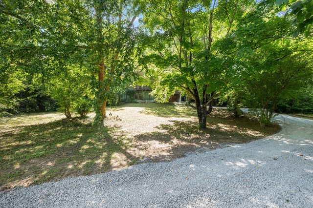 1016 Rustic Hills Dr, Ashland City, TN 37015