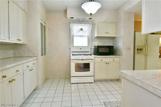 360 Fairmount Avenue NE, Warren, OH 44483