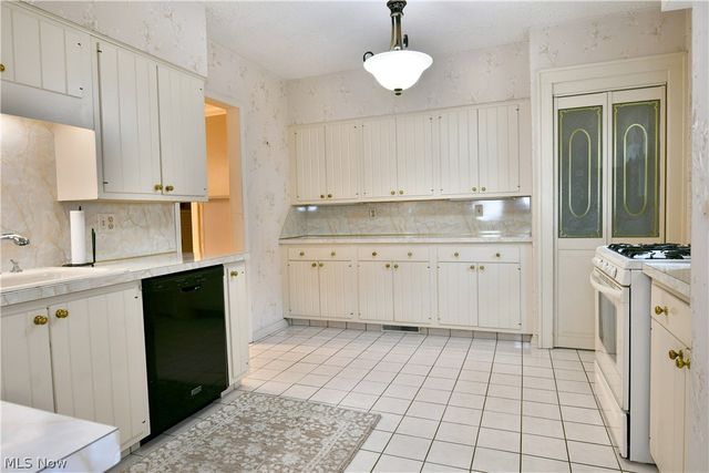 360 Fairmount Avenue NE, Warren, OH 44483