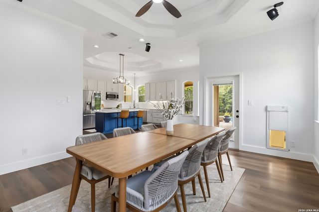 318 Berry Oaks Dr, Bulverde, TX 78163
